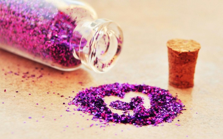glitter.