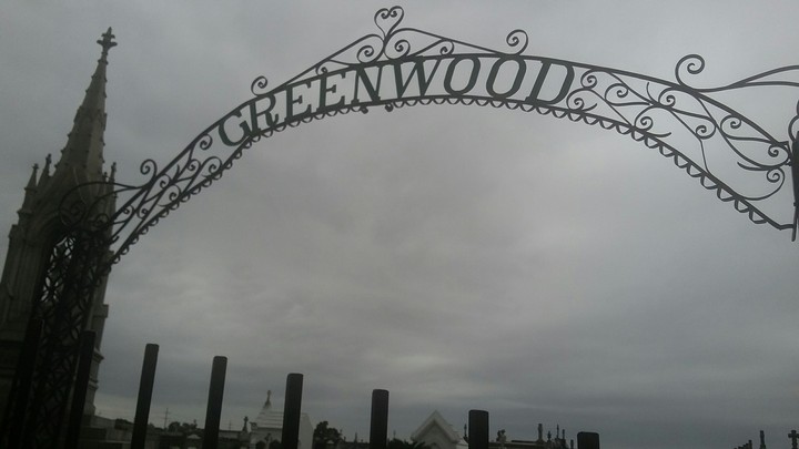 nola cemetary
