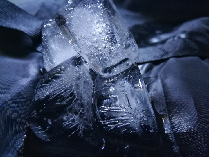 those ice cubes! ❤️ ❄️