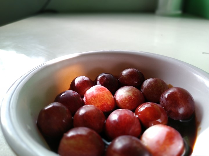 Grapes dipped in dark chocolate so yummy!!
