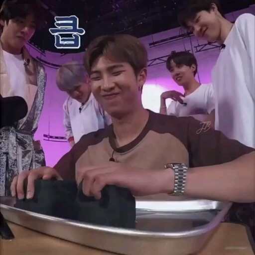 smile Kim Namjoon (RM) ?