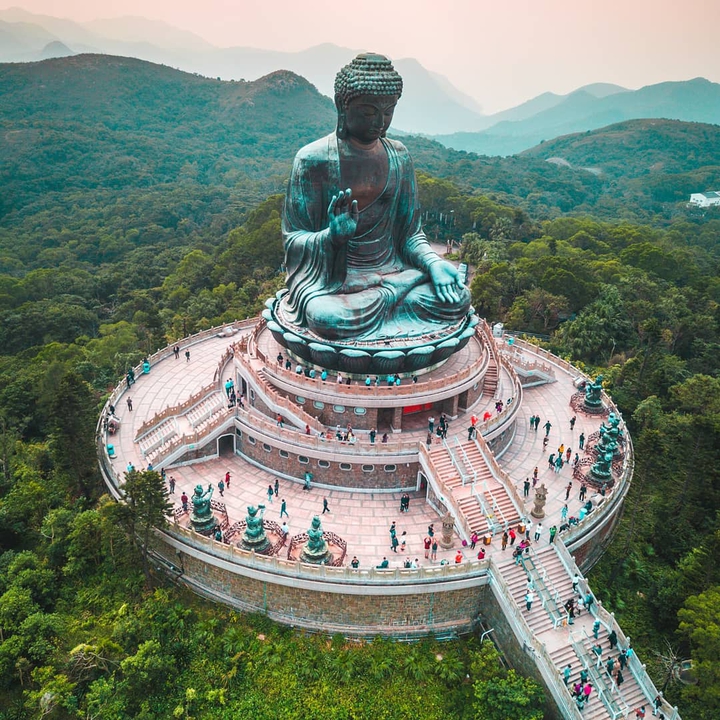 Hong Kong Statue