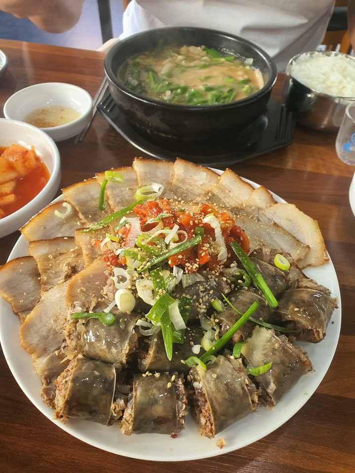 수육 순대 국밥