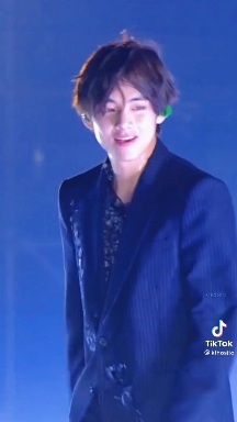 Bow to Taehyung ?