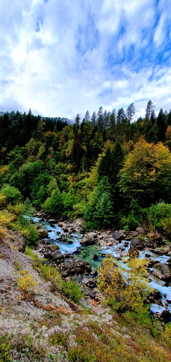 горная река