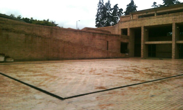 Solar bajo la lluvia