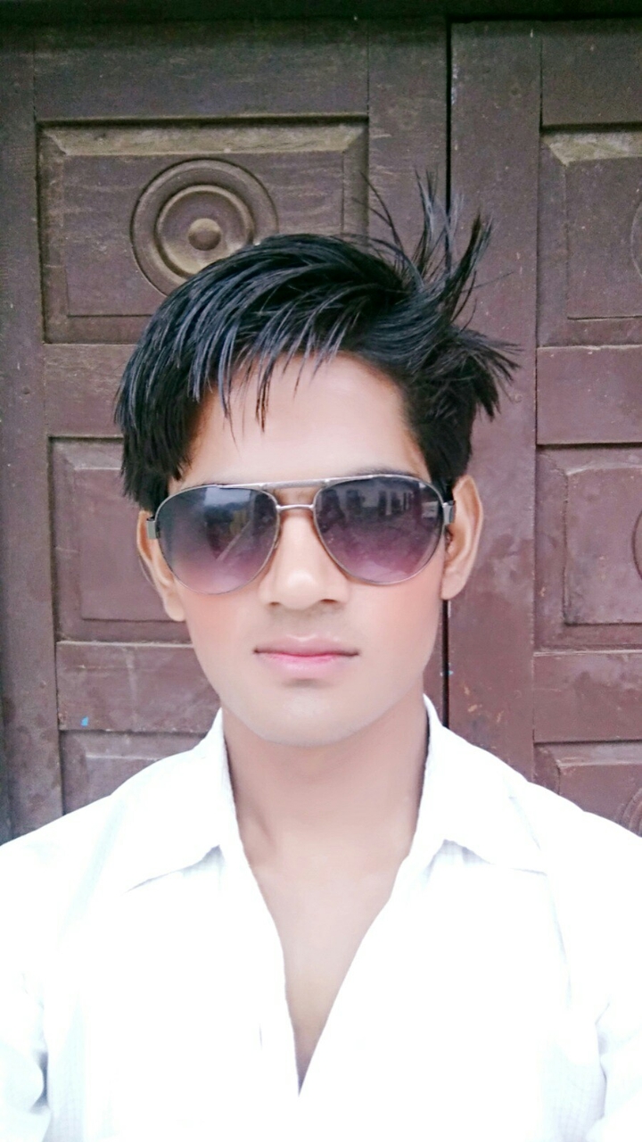 At HomE { Sunglasses }