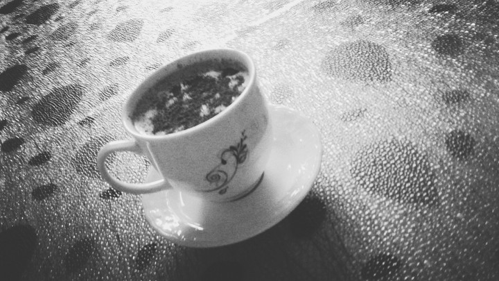 soğuk günlerde içinizi ısıtıcak sıcak bir salep