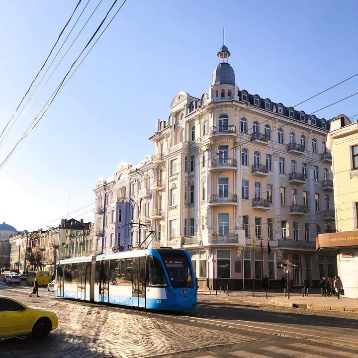 Місто