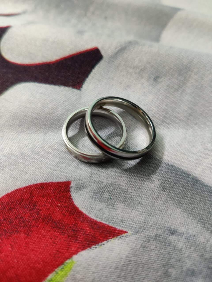 rings!