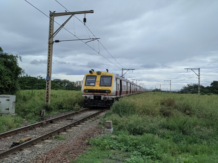 Mumbai Local in greens