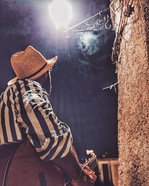 The guitarist and the moon