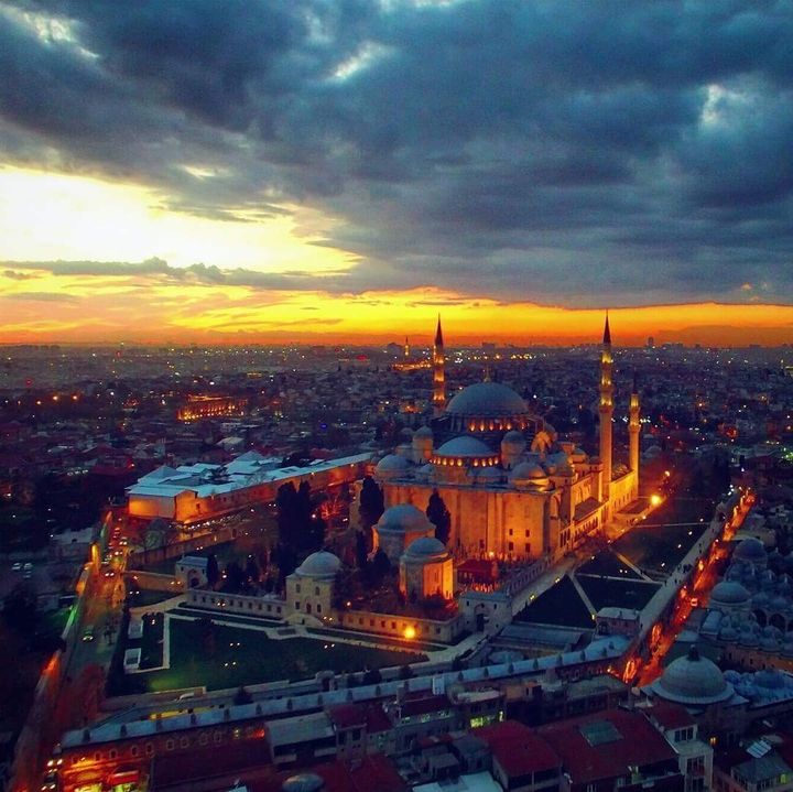 İstanbul Eminönü Mosque " Stunning Sunset" Red Light
