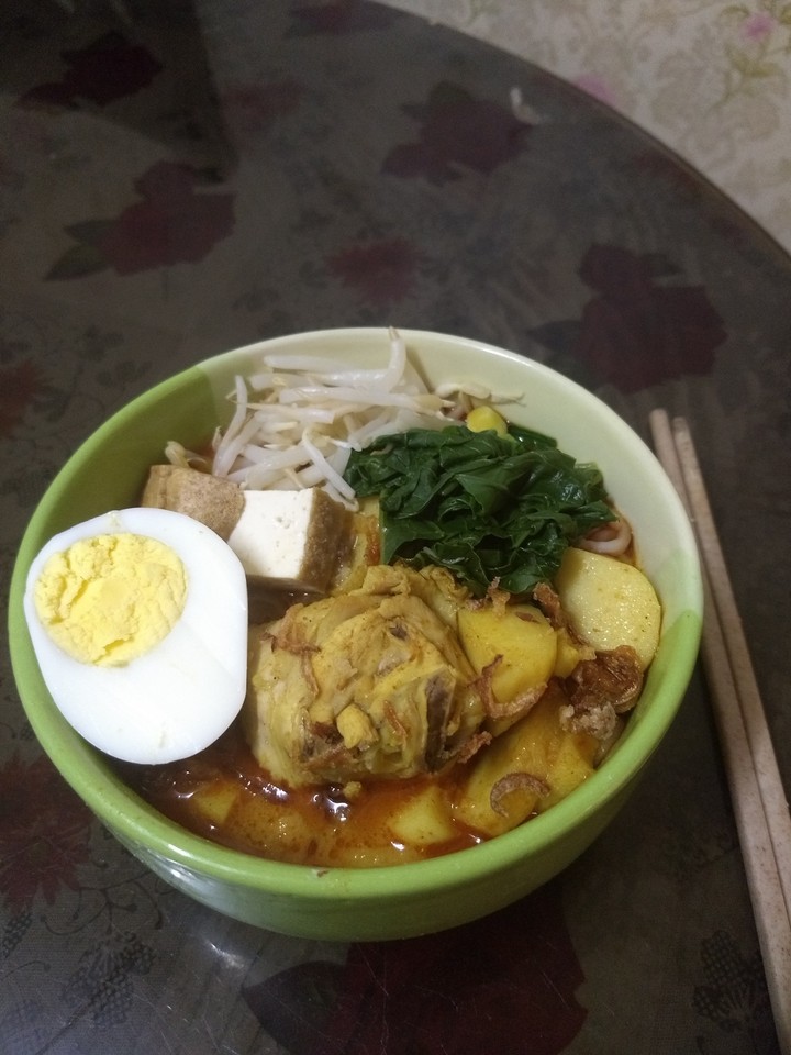 Curry mee (Malaysian Traditional Food)