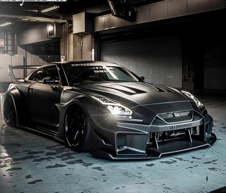 Nissan GTR