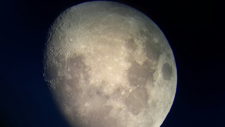 실제 달
