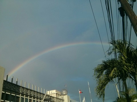 mi país y mi bandera con arcoiris