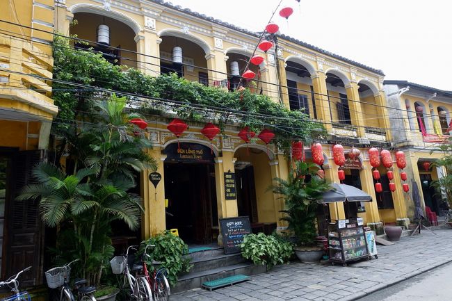 Hoi An - architecture and lanterns
