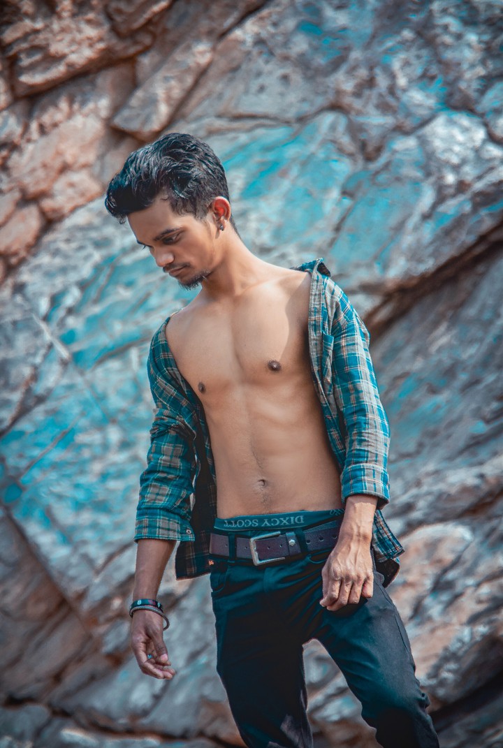 pose