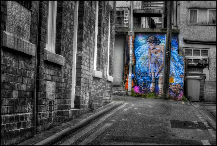 graphiti on street wall