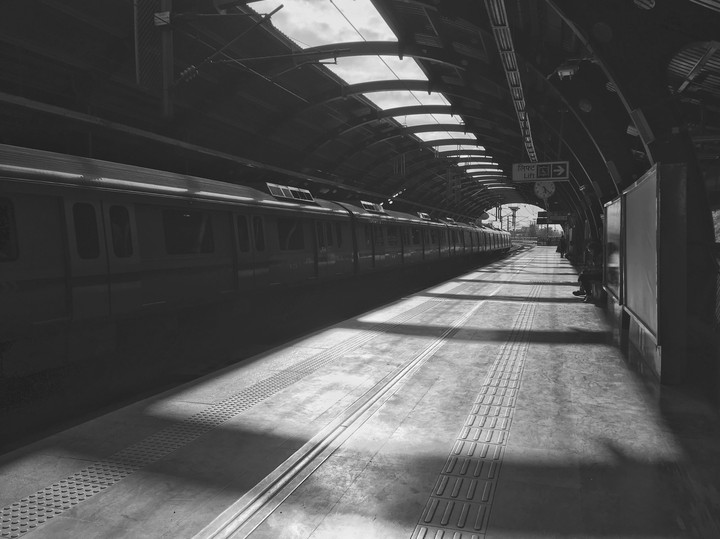 Calm Subway station