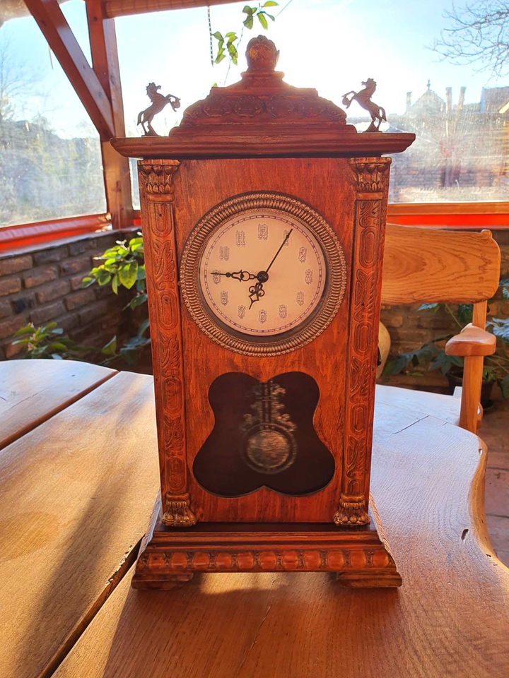 WHAT TIME IS AT?