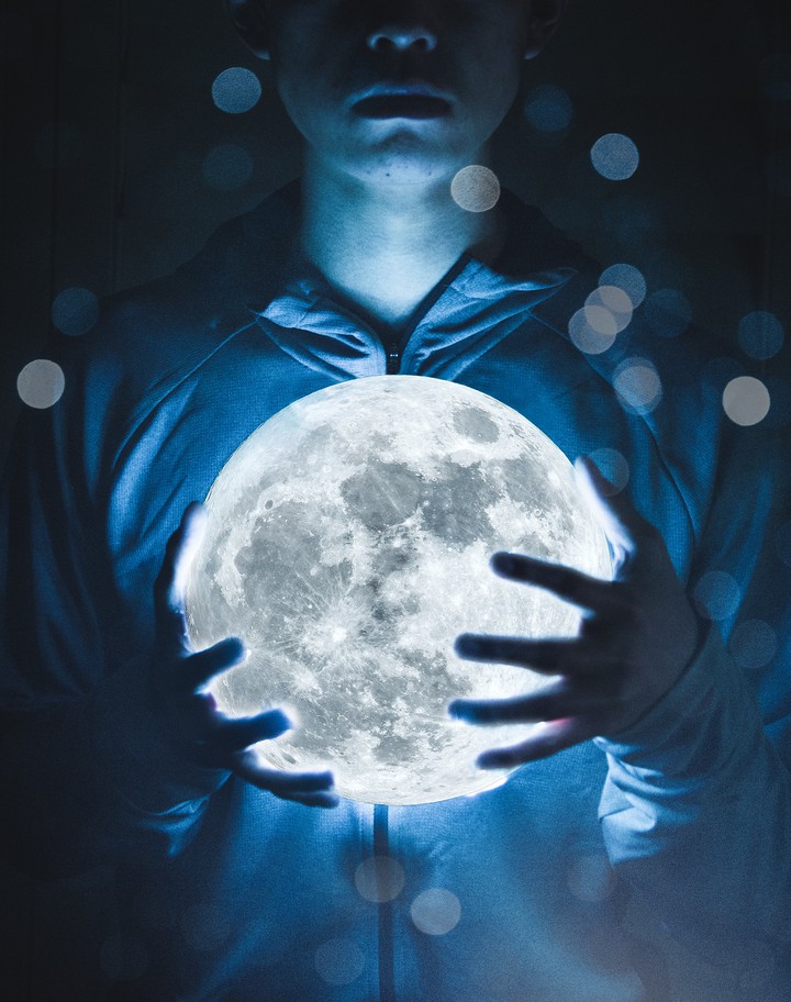 moon in the your hands , best using at yourself