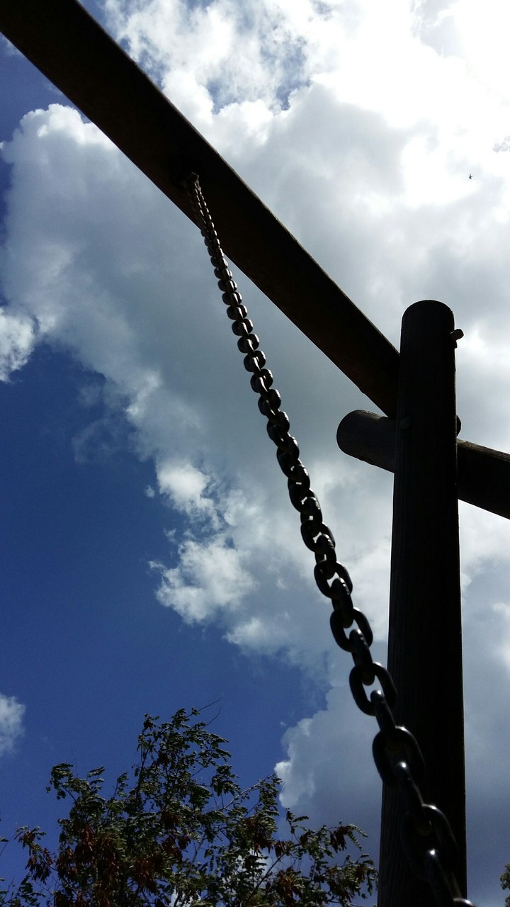 The seesaw of memories