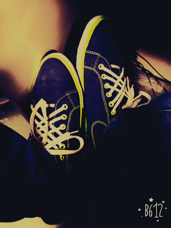 sneaks