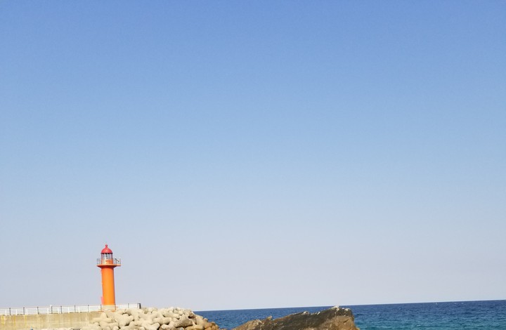 외로운 등대 Lonely Lighthouse