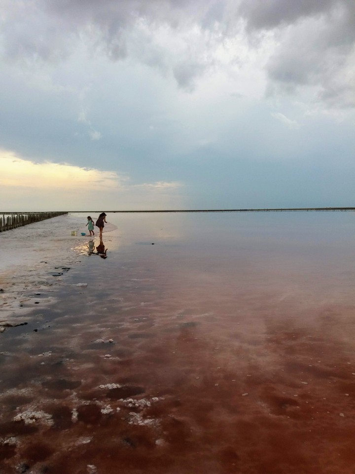 pink lake