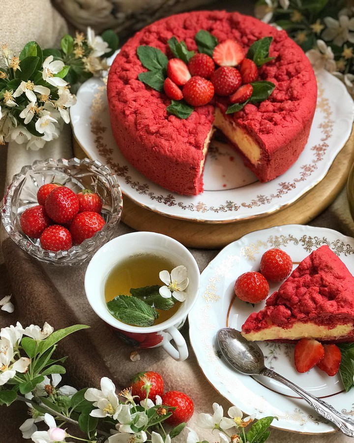 strawberry cake