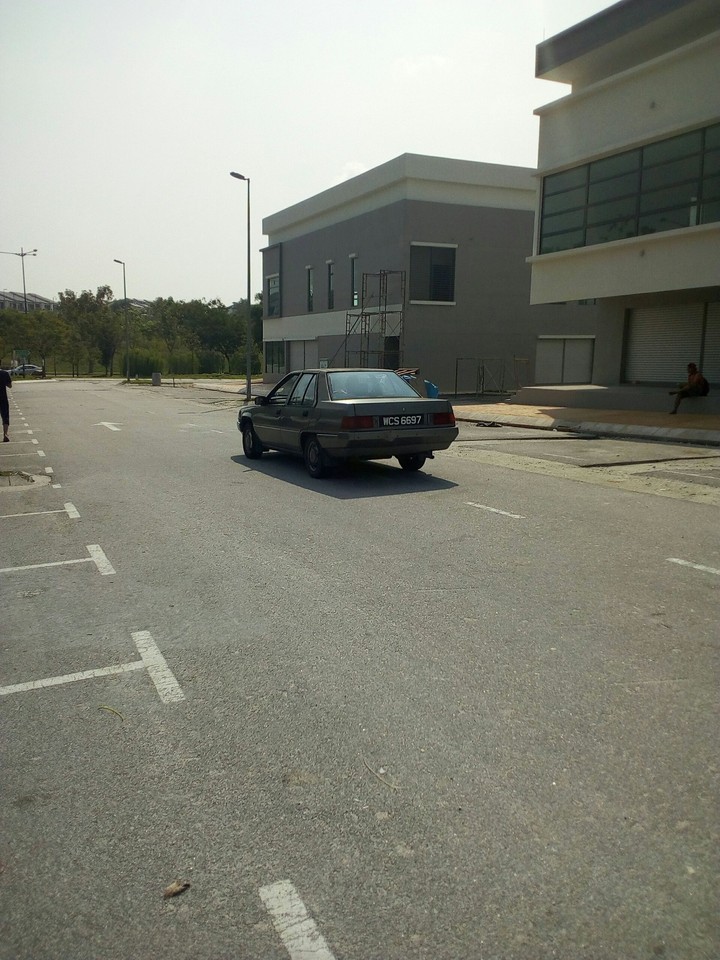 The Forgotten​ Old Car
