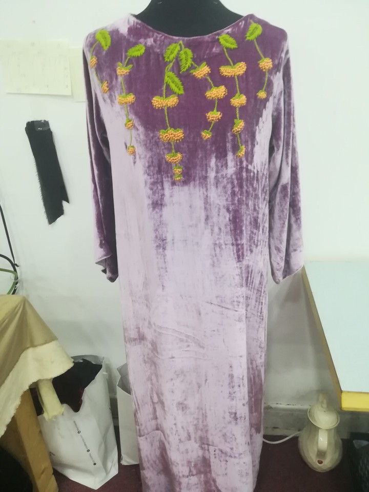 2200 AED