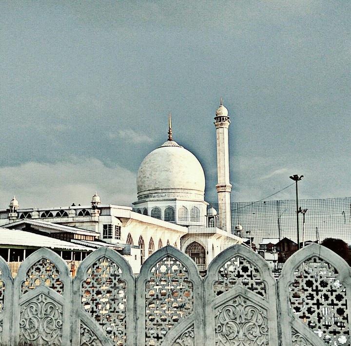 Hazratbal Shrine