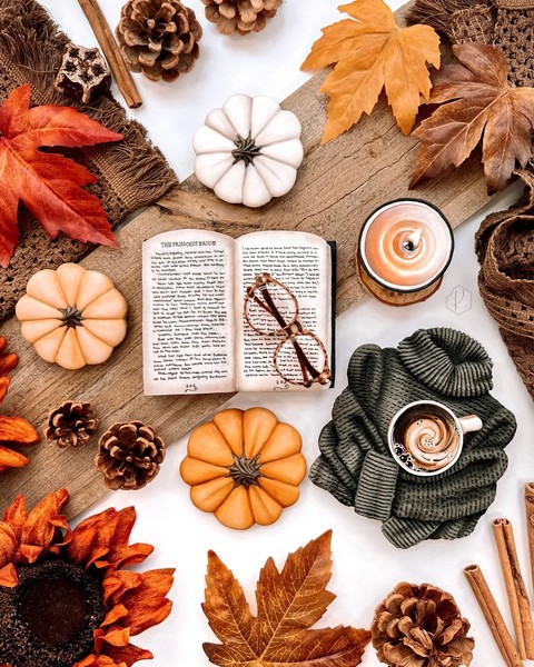 AUTUMN MOOD