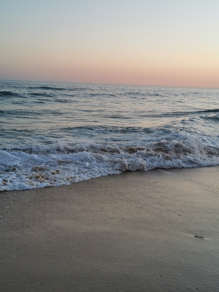 I in love with waves and this colors when the sun comes out