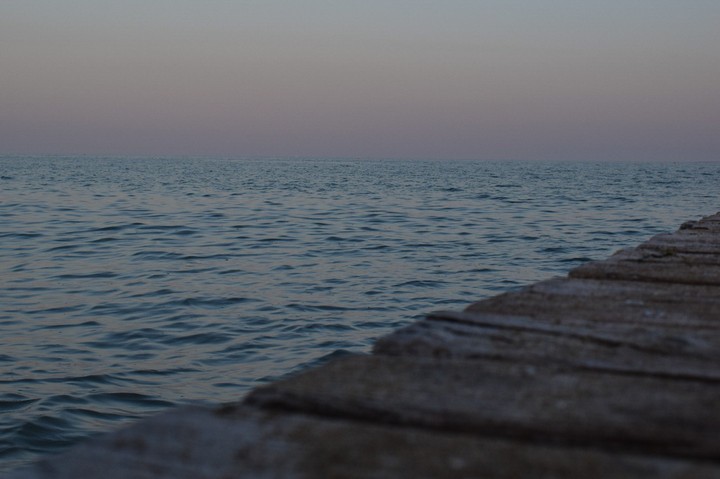BEUATIFUL BLUE OCEAN AT SUNSET