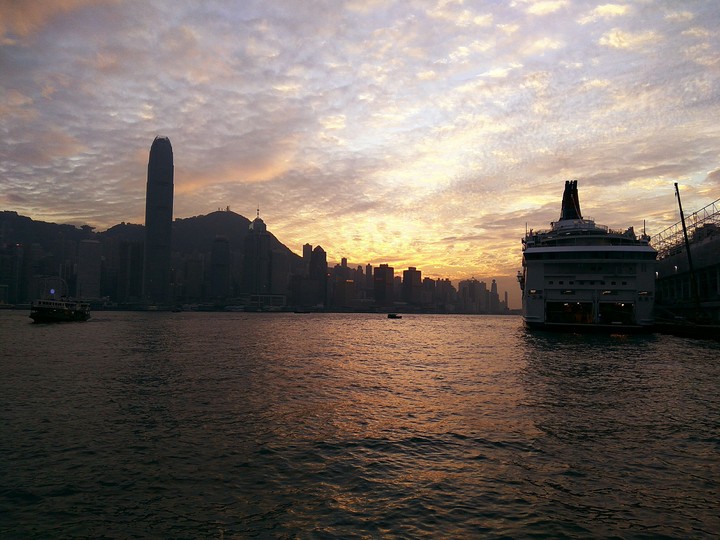 Sunset at star ferry