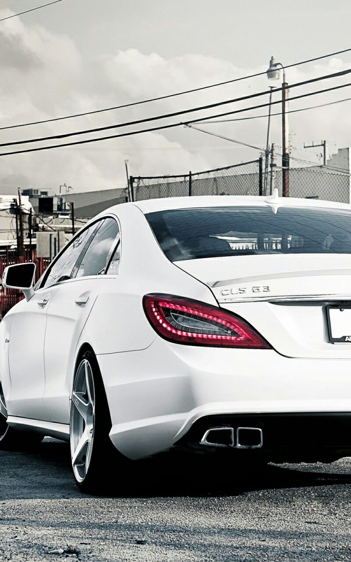 White CLS 63 AMG