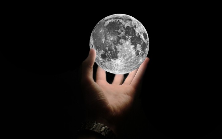 moon _ قمر ♡