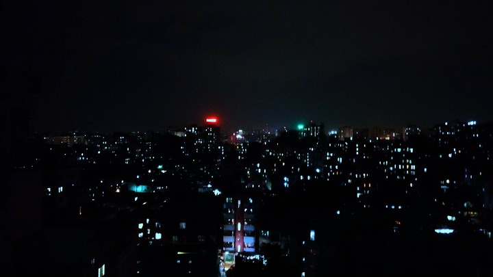 “ the city never sleeps at night”