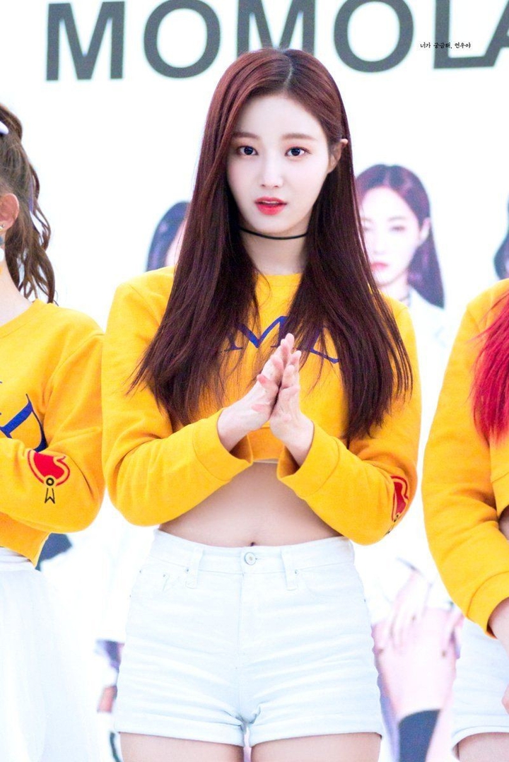 momoland girl