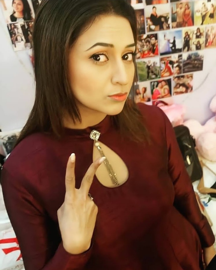 beautiful divyanka