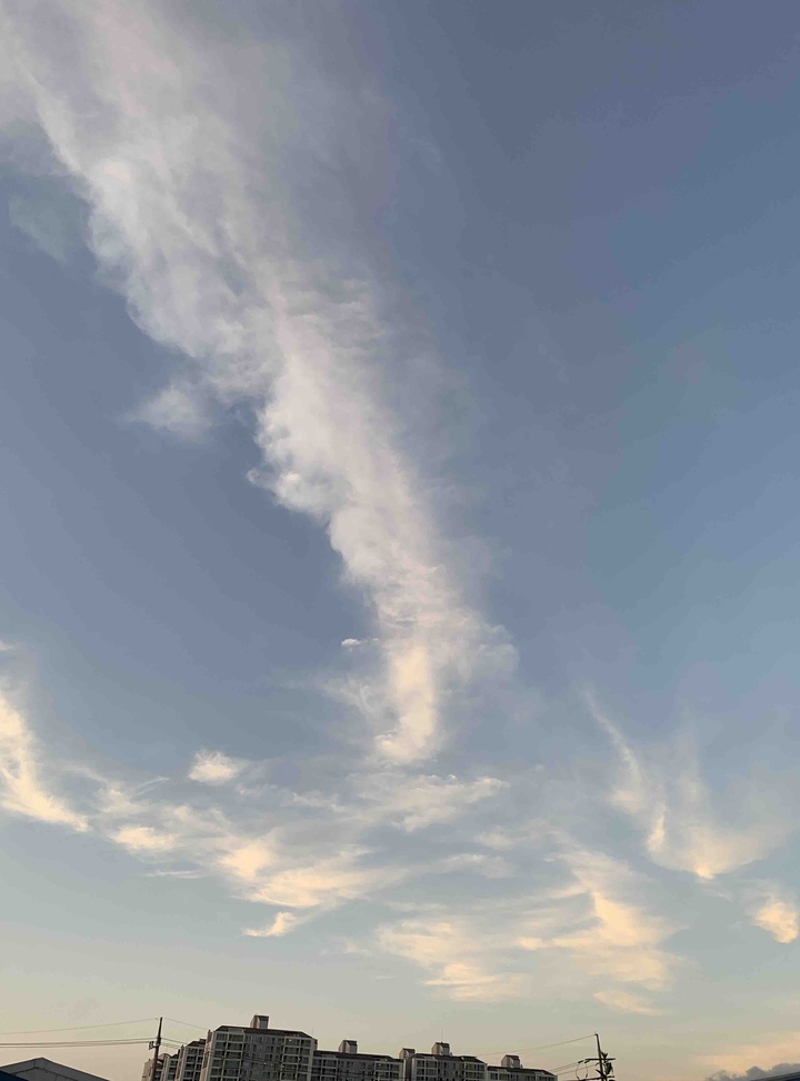 blue gray blue sky