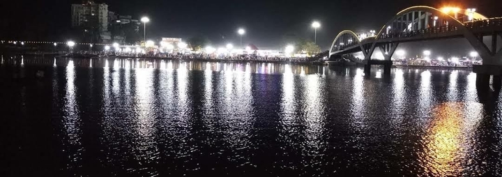 night at river side