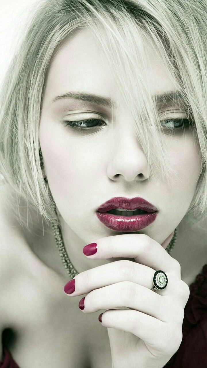 scarlet johansson