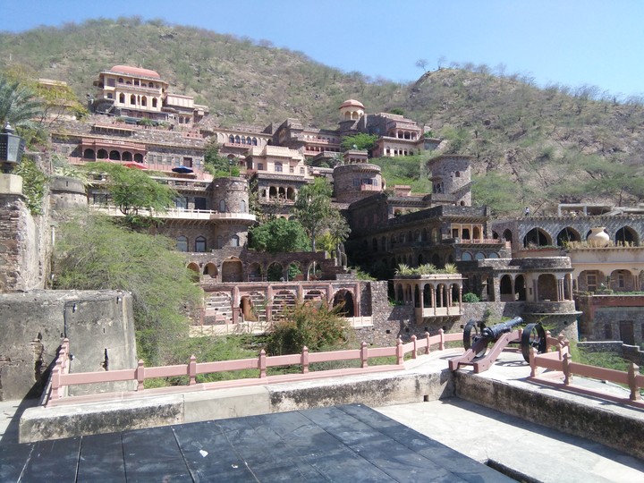 NEEMRANA FORT