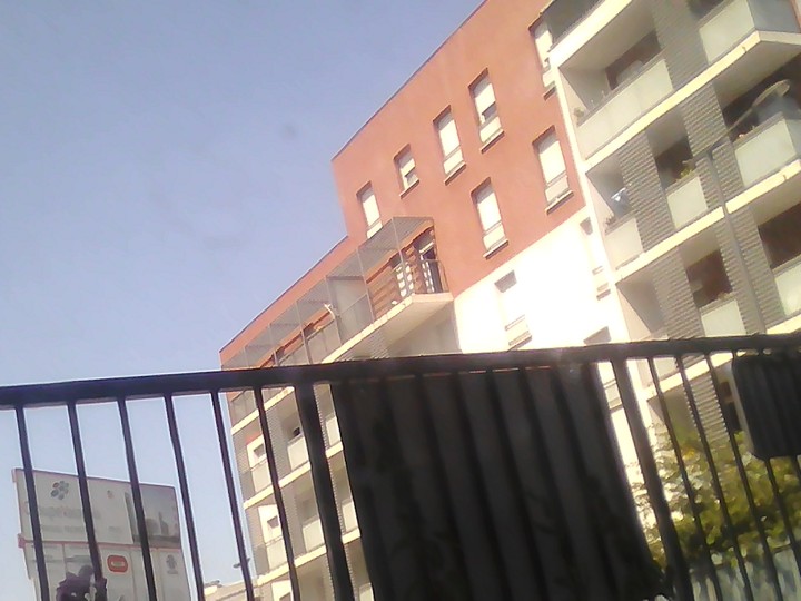 La rue, the street