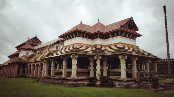 thousand pillar temple, Mudabidire